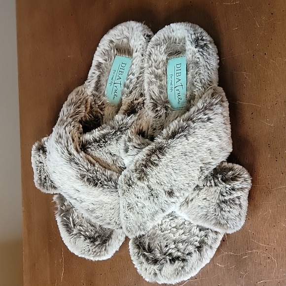 Diba True slippers- size 9 - Picture 3 of 5